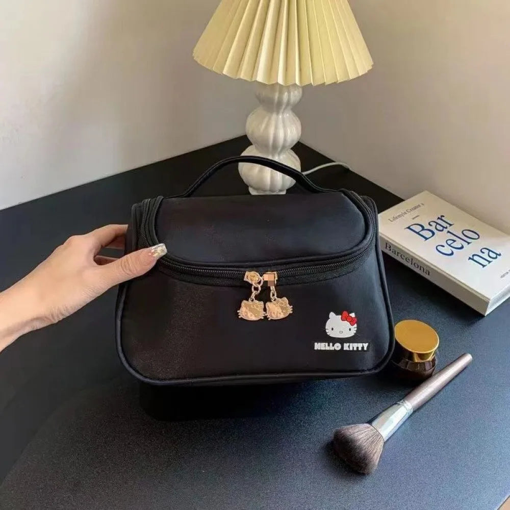 Portable Hanging Travel Cosmetic Bag With Large Capacity